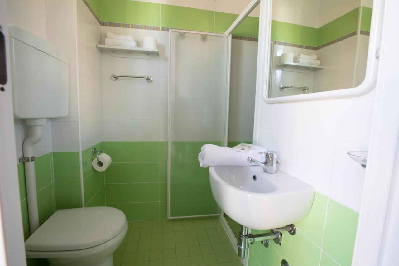 Hotel Holland Римини Экстерьер фото