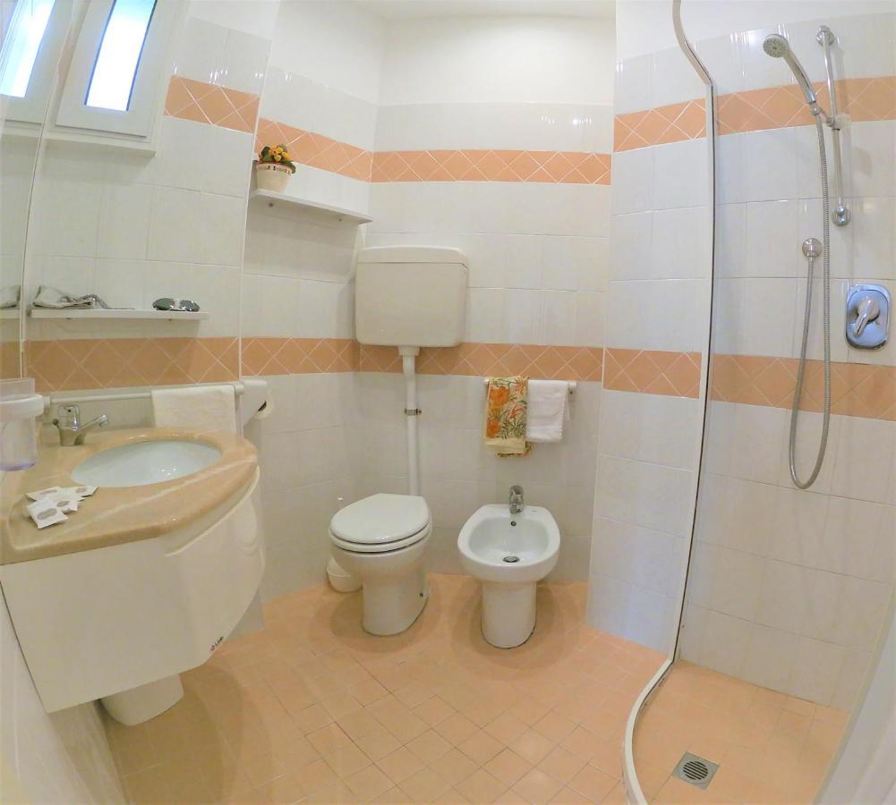 Hotel Holland Римини Экстерьер фото